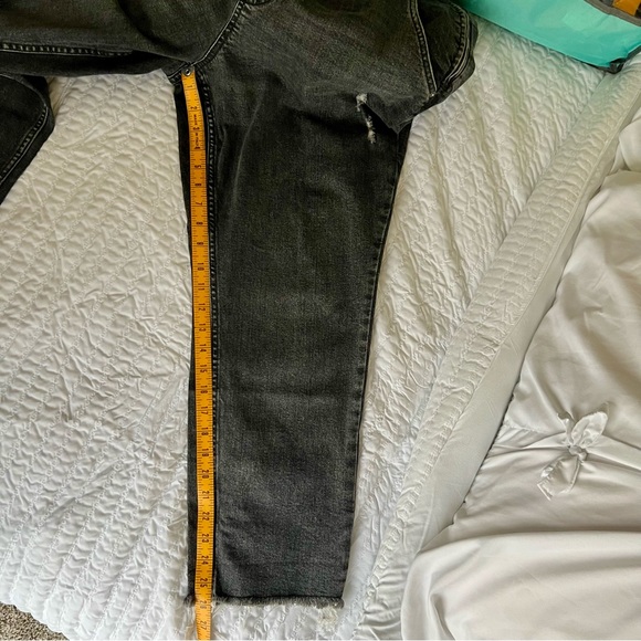 Free People We the Free Overalls Curvy fit Size 34 black raw hem - Picture 15 of 15